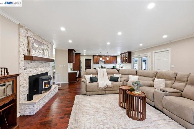 1661 Beckner Ct, Concord, CA 94521