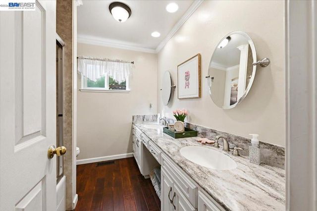 1661 Beckner Ct, Concord, CA 94521