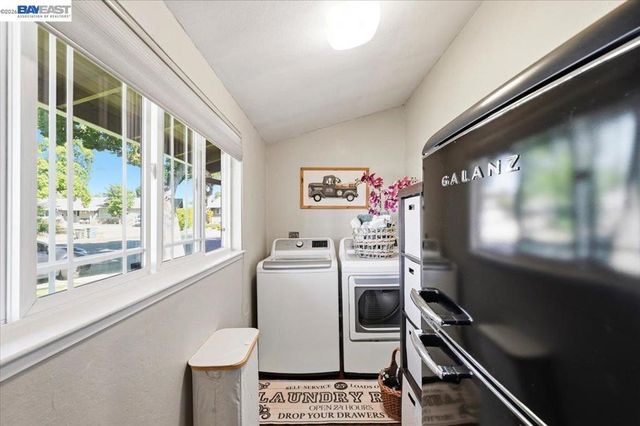 1661 Beckner Ct, Concord, CA 94521
