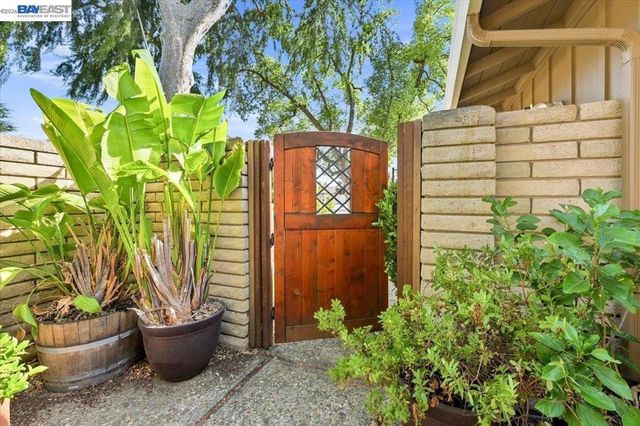 1661 Beckner Ct, Concord, CA 94521
