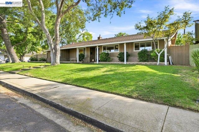 1661 Beckner Ct, Concord, CA 94521