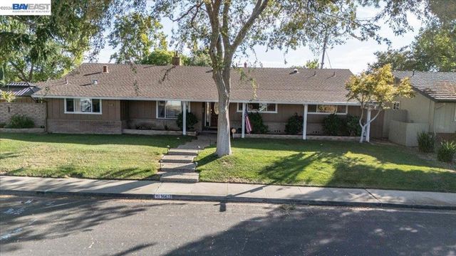 1661 Beckner Ct, Concord, CA 94521