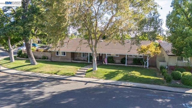 1661 Beckner Ct, Concord, CA 94521