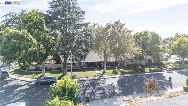 1661 Beckner Ct, Concord, CA 94521
