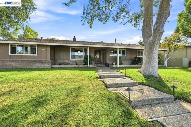 1661 Beckner Ct, Concord, CA 94521