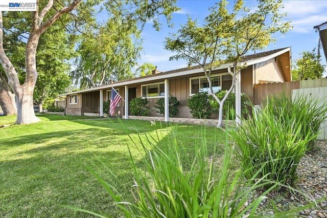 1661 Beckner Ct, Concord, CA 94521