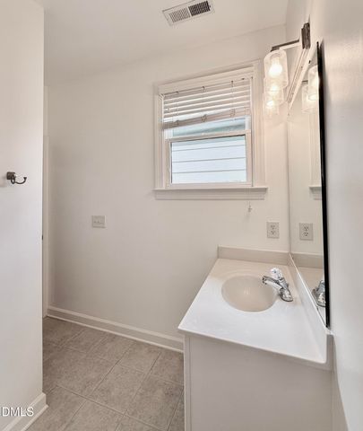 402 Presque Isle Lane, Chapel Hill, NC 27514