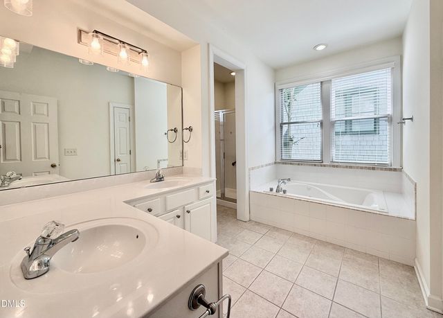 402 Presque Isle Lane, Chapel Hill, NC 27514