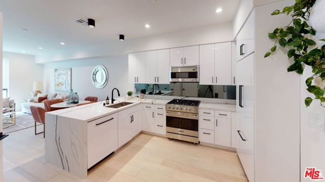 105 S Doheny Drive 305, Los Angeles, CA 90048