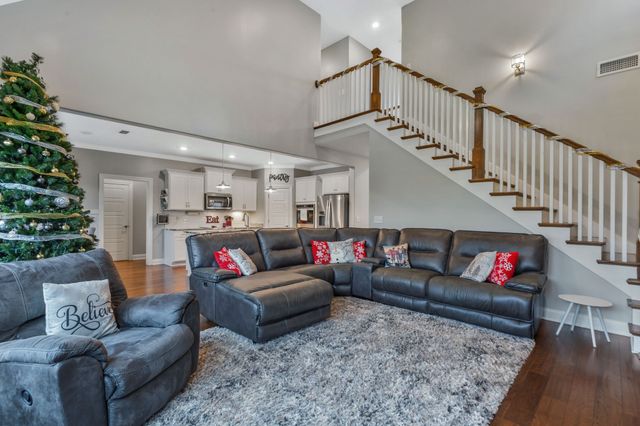 4314 Attleboro Dr, Murfreesboro, TN 37128