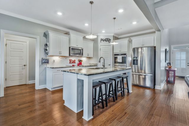 4314 Attleboro Dr, Murfreesboro, TN 37128