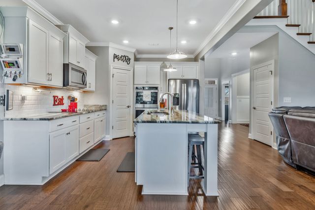 4314 Attleboro Dr, Murfreesboro, TN 37128