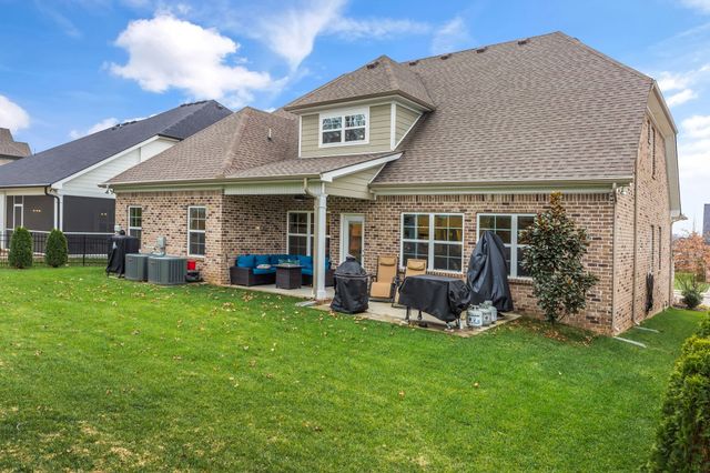 4314 Attleboro Dr, Murfreesboro, TN 37128