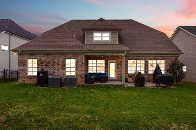 4314 Attleboro Dr, Murfreesboro, TN 37128