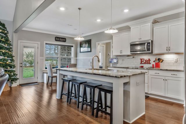 4314 Attleboro Dr, Murfreesboro, TN 37128