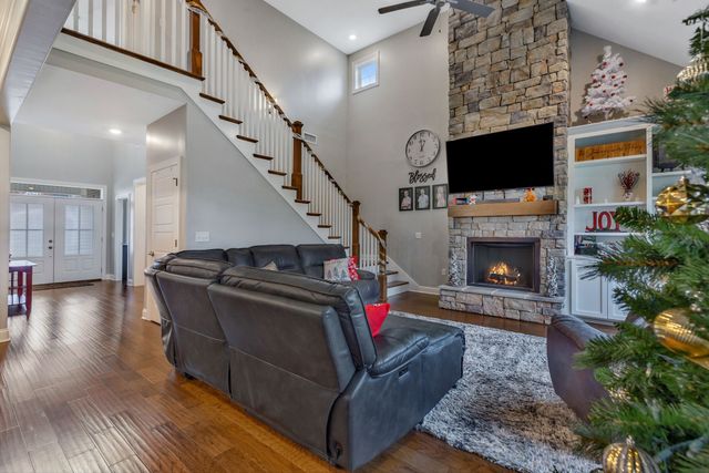 4314 Attleboro Dr, Murfreesboro, TN 37128