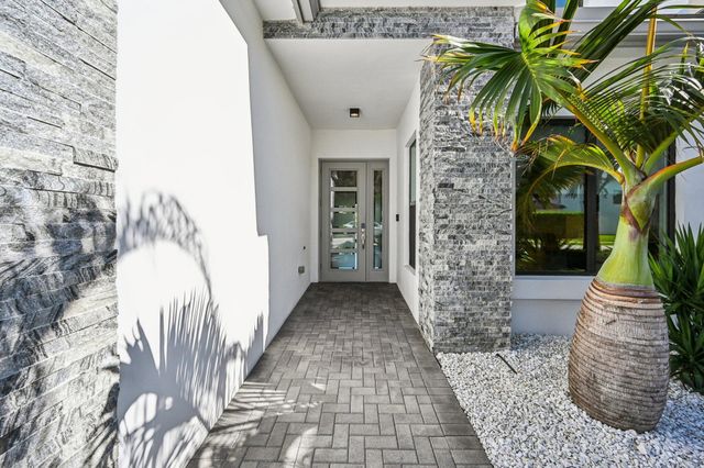 17360 Pagoda Palms Drive, Boca Raton, FL 33496