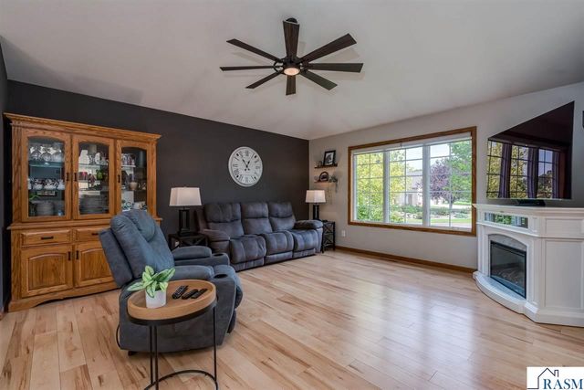 221 Pebble Creek Drive, Mankato, MN 56001