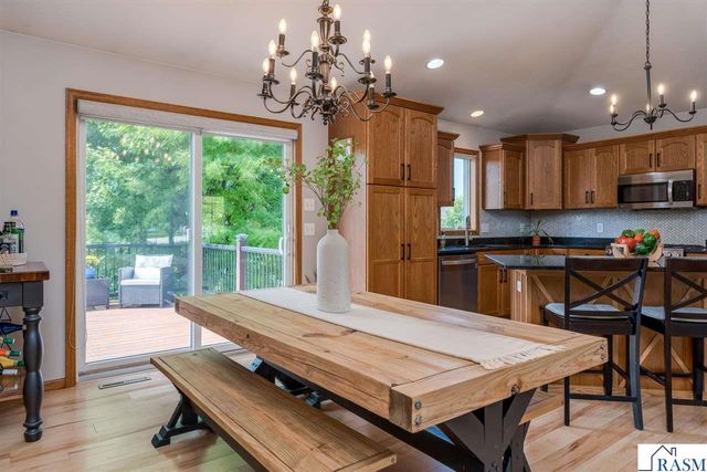 221 Pebble Creek Drive, Mankato, MN 56001