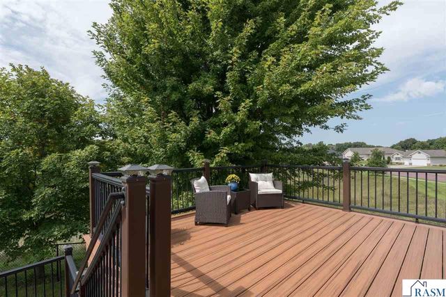 221 Pebble Creek Drive, Mankato, MN 56001