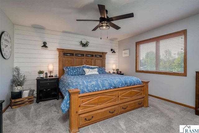 221 Pebble Creek Drive, Mankato, MN 56001