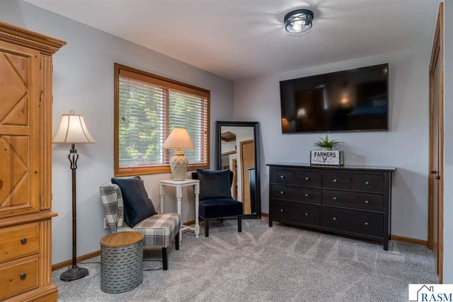 221 Pebble Creek Drive, Mankato, MN 56001