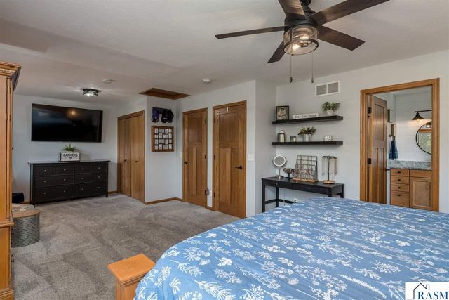221 Pebble Creek Drive, Mankato, MN 56001