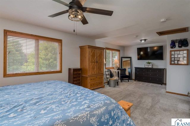 221 Pebble Creek Drive, Mankato, MN 56001