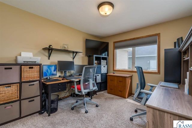 221 Pebble Creek Drive, Mankato, MN 56001