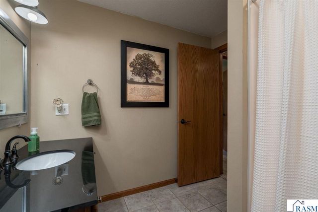 221 Pebble Creek Drive, Mankato, MN 56001