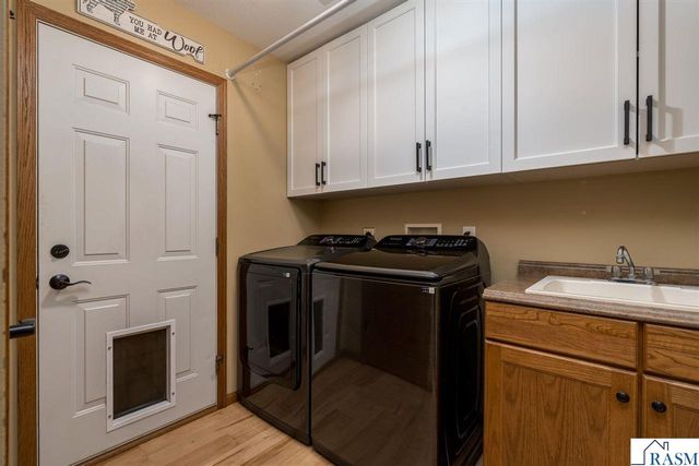 221 Pebble Creek Drive, Mankato, MN 56001