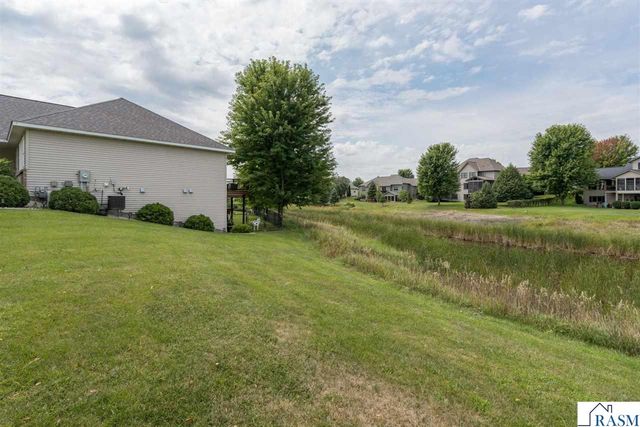221 Pebble Creek Drive, Mankato, MN 56001