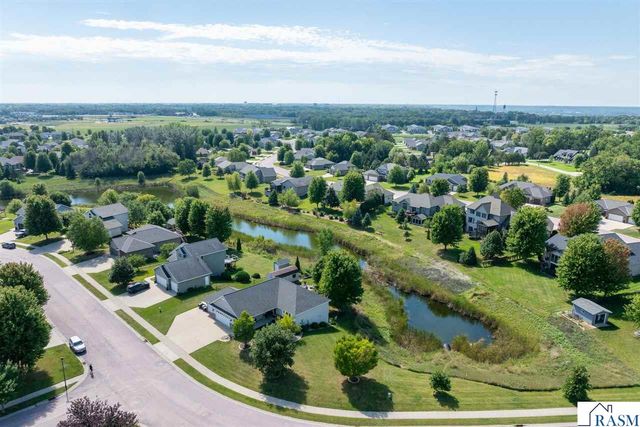 221 Pebble Creek Drive, Mankato, MN 56001