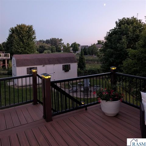 221 Pebble Creek Drive, Mankato, MN 56001