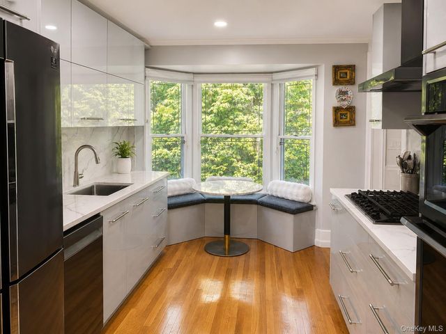 1180 E Broadway 4, Hewlett, NY 11557
