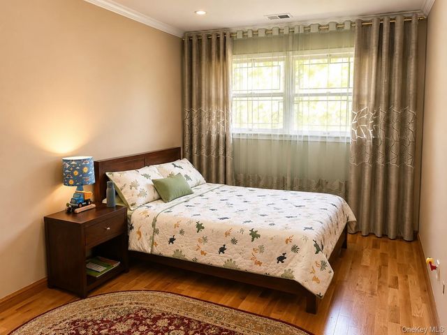 1180 E Broadway 4, Hewlett, NY 11557