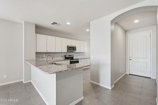 2836 W HAVASU Drive, San Tan Valley, AZ 85144