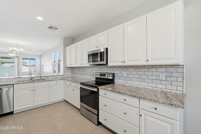 2836 W HAVASU Drive, San Tan Valley, AZ 85144