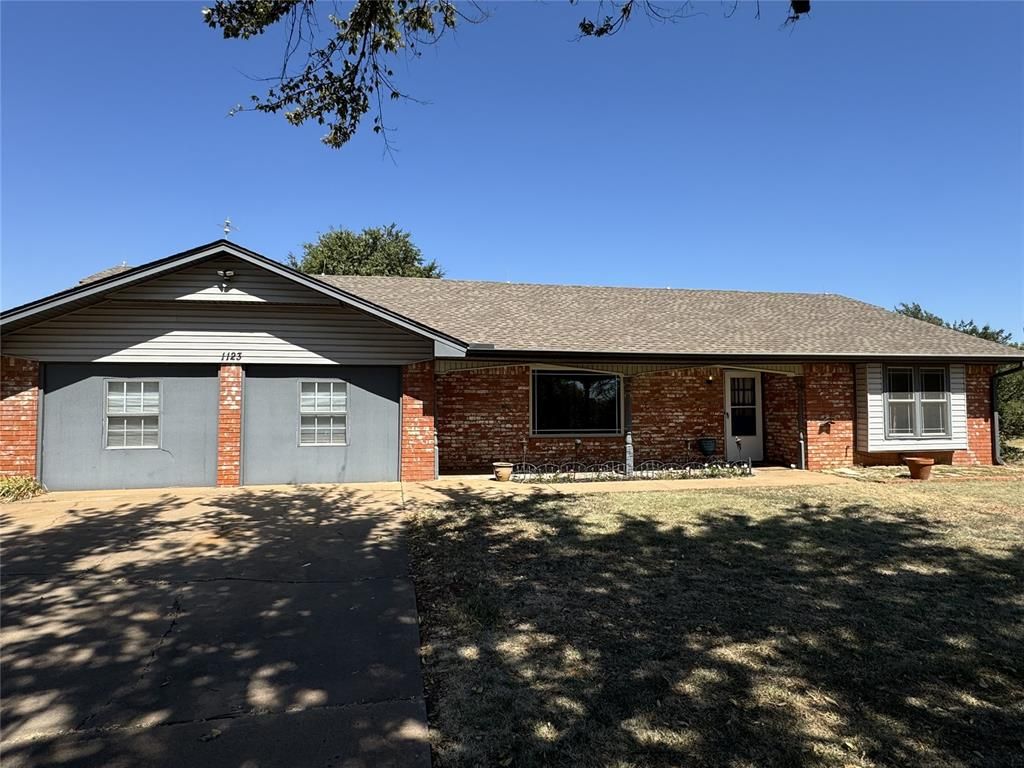 1123 Van Buren Avenue, Piedmont, OK 73078