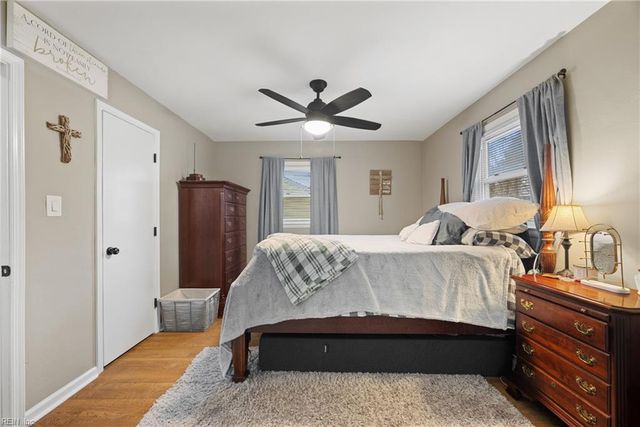 1061 Saint Julian DR, Chesapeake, VA 23323