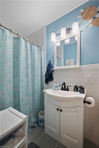 1061 Saint Julian DR, Chesapeake, VA 23323