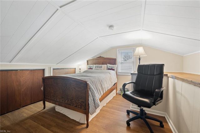 1061 Saint Julian DR, Chesapeake, VA 23323