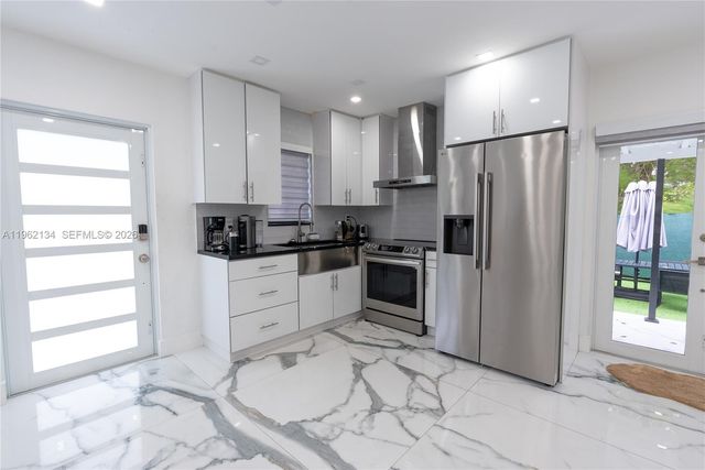 2840-2842 NW 13th Street, Miami, FL 33125