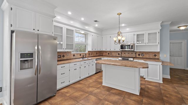 7005 Forest Oak Drive, Texarkana, AR 71854