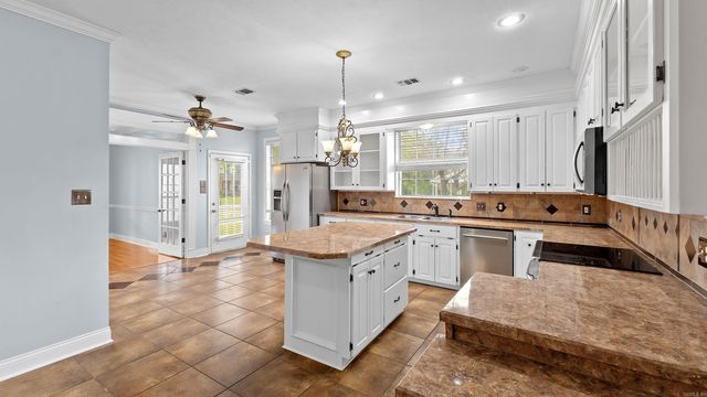 7005 Forest Oak Drive, Texarkana, AR 71854