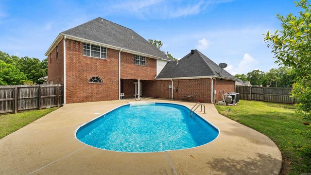 7005 Forest Oak Drive, Texarkana, AR 71854