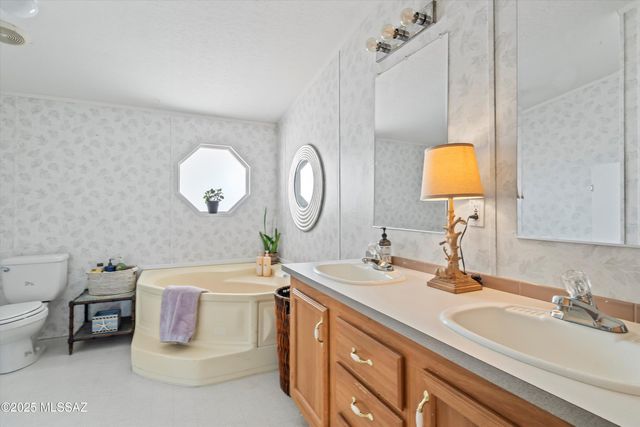 6420 N Sanders Road, Tucson, AZ 85743