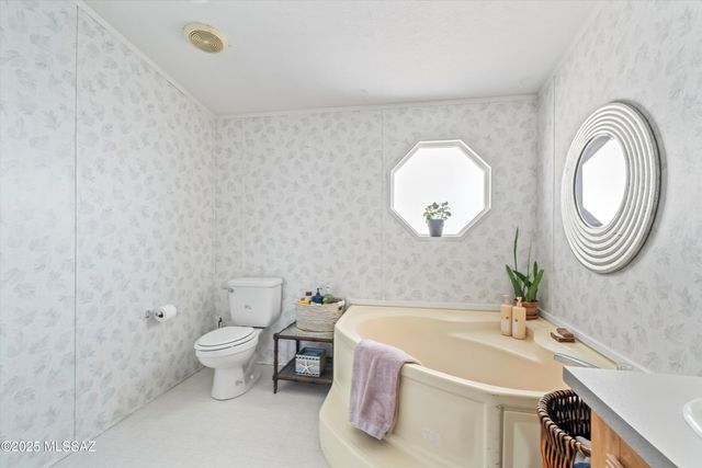 6420 N Sanders Road, Tucson, AZ 85743