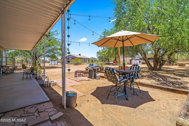 6420 N Sanders Road, Tucson, AZ 85743