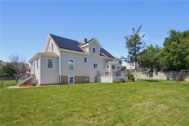 40 Walnut Street, Tiverton, RI 02878